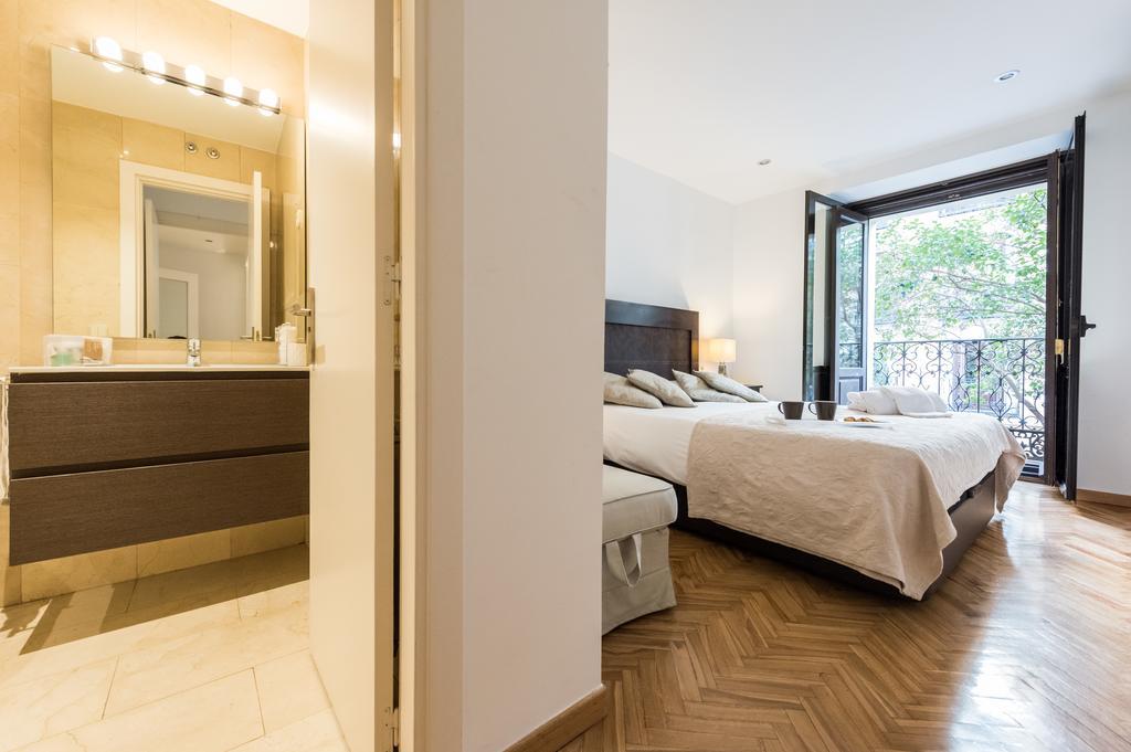 Malasana Boutique Apartment มาดริด ภายนอก รูปภาพ
